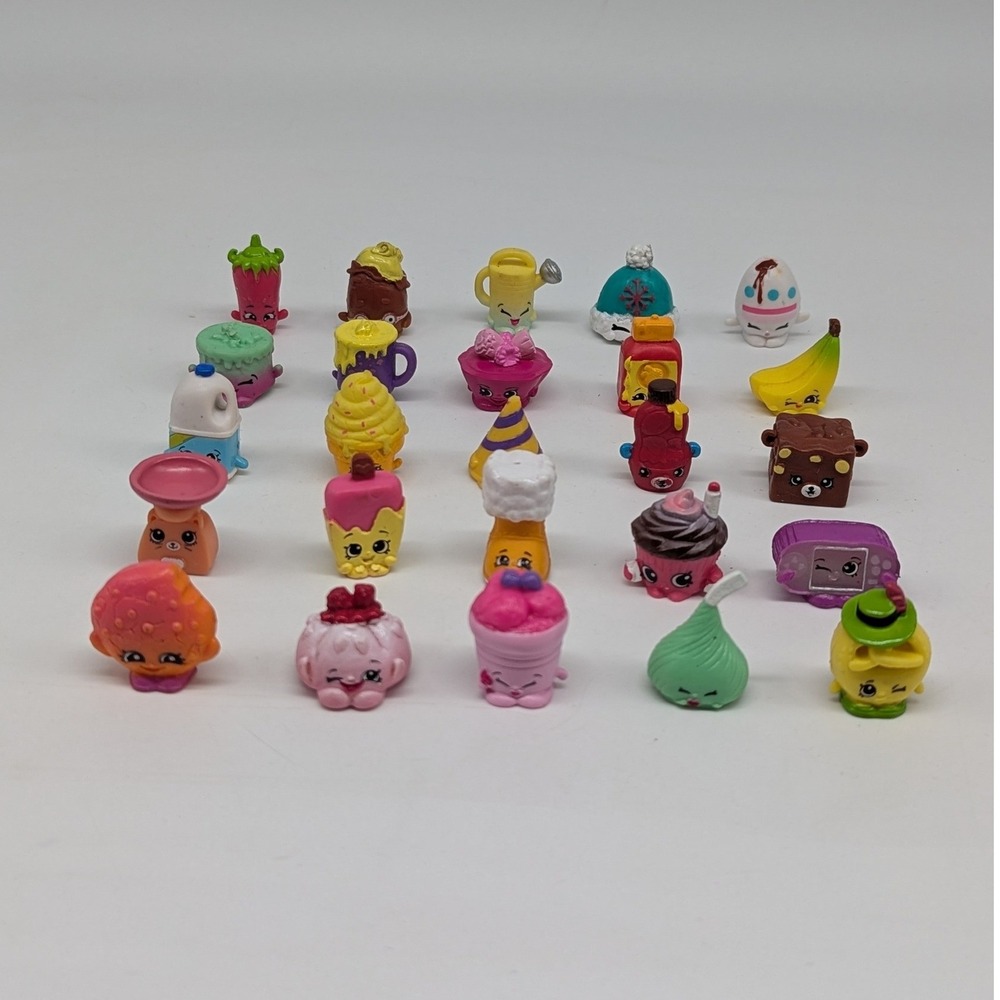 Shopkins Figures Lot of 25 Mixed Seasons Fast‎ Food Household Fair Pretzel Hats